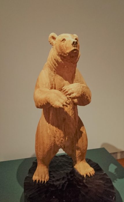 藤戸竹喜　熊の木彫り