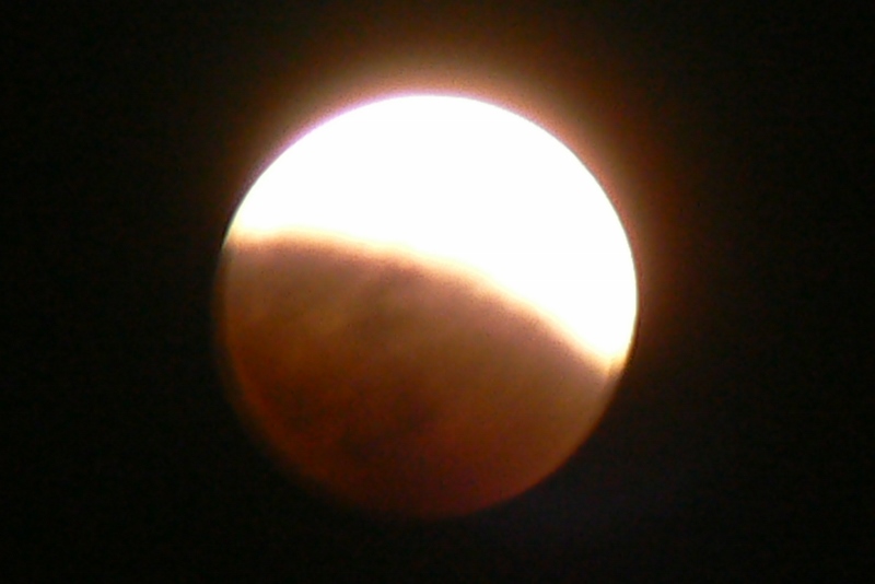  1_Total Lunar Eclipse /Photo: J Matsumoto